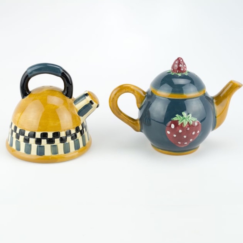 Vintage Debbie Mumm for Sakura Teapot & Kettle Salt & Pepper Shakers